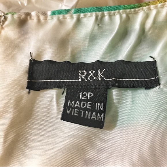 Spring dress - Picture 4 of 4